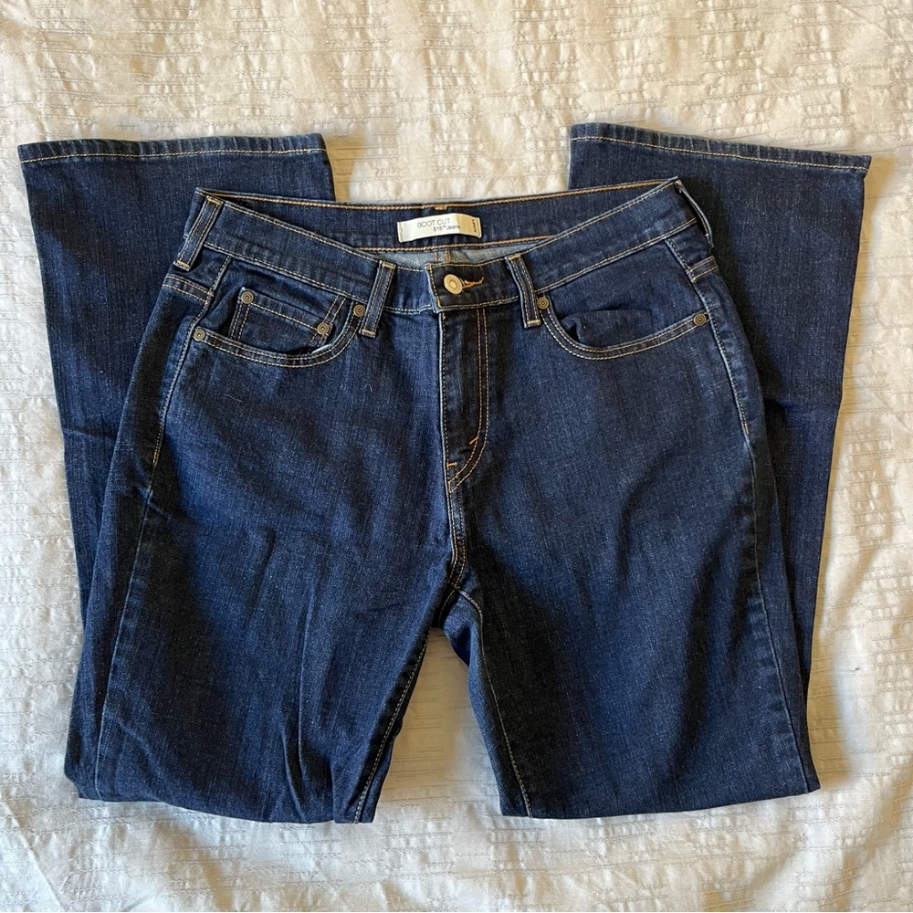 LEVI’S BOOTCUT JEANS